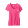 Camiseta Very Importante para mujer de District® con cuello en V y estampado en el lado izquierdo del pecho
