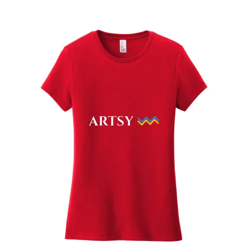 Camiseta Very Importante para mujer de District® con estampado frontal completo
