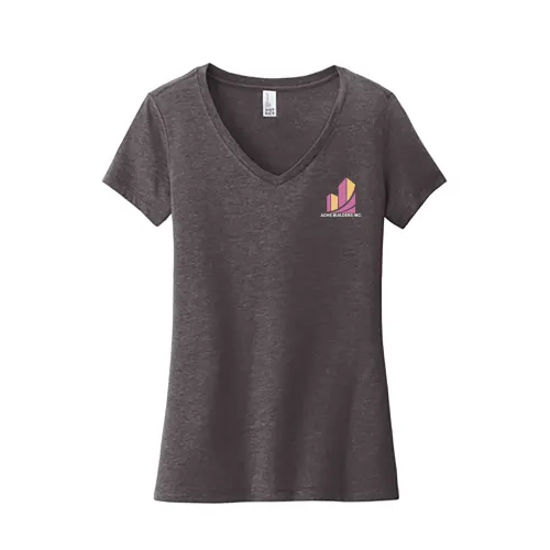 Camiseta Very Importante para mujer de District® con cuello en V y estampado en el lado izquierdo del pecho